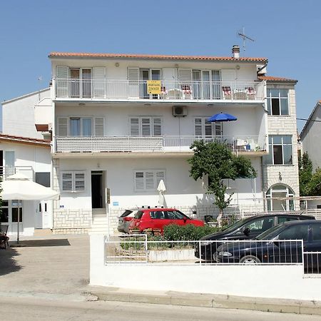 Apartmani Ljubo พรีมอชเตน ภายนอก รูปภาพ