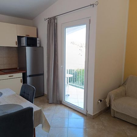 Apartmani Ljubo พรีมอชเตน ภายนอก รูปภาพ