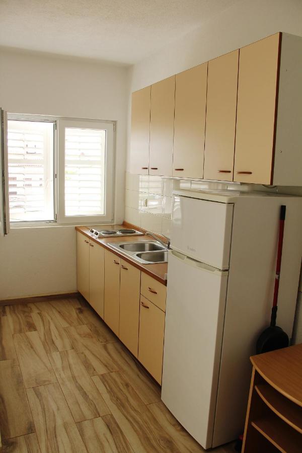 Apartmani Ljubo พรีมอชเตน ภายนอก รูปภาพ