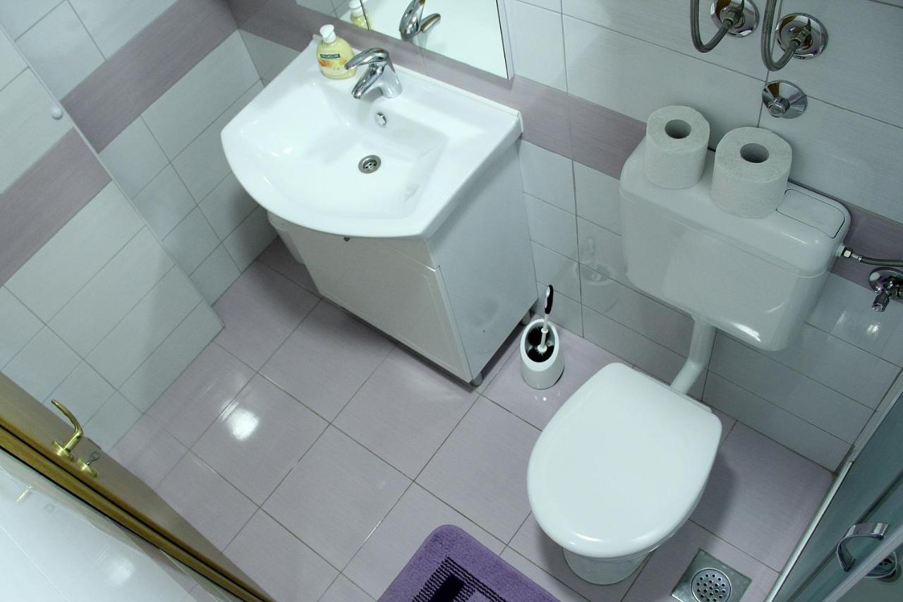 Apartmani Ljubo พรีมอชเตน ภายนอก รูปภาพ