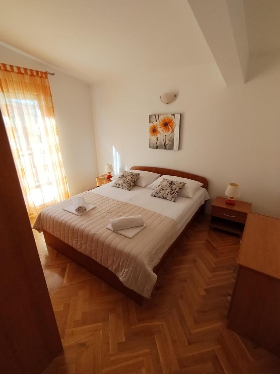 Apartmani Ljubo พรีมอชเตน ภายนอก รูปภาพ