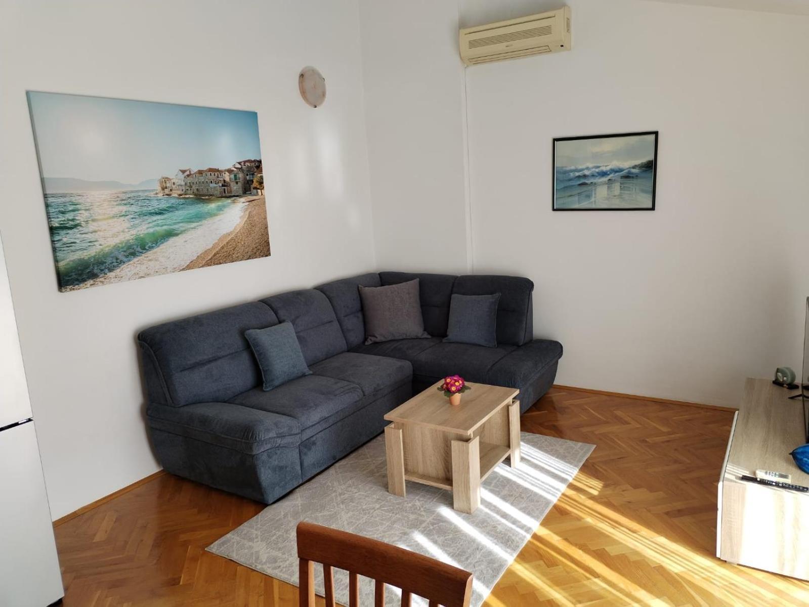 Apartmani Ljubo พรีมอชเตน ภายนอก รูปภาพ