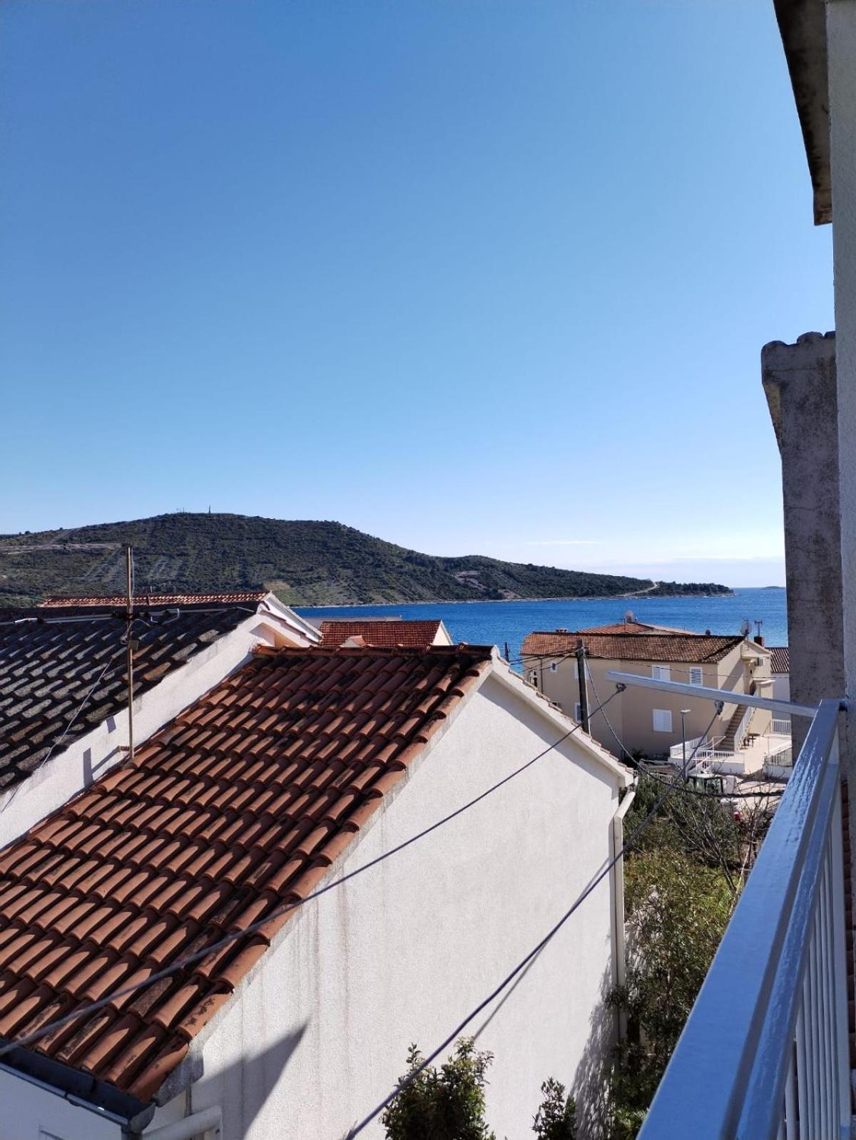 Apartmani Ljubo พรีมอชเตน ภายนอก รูปภาพ