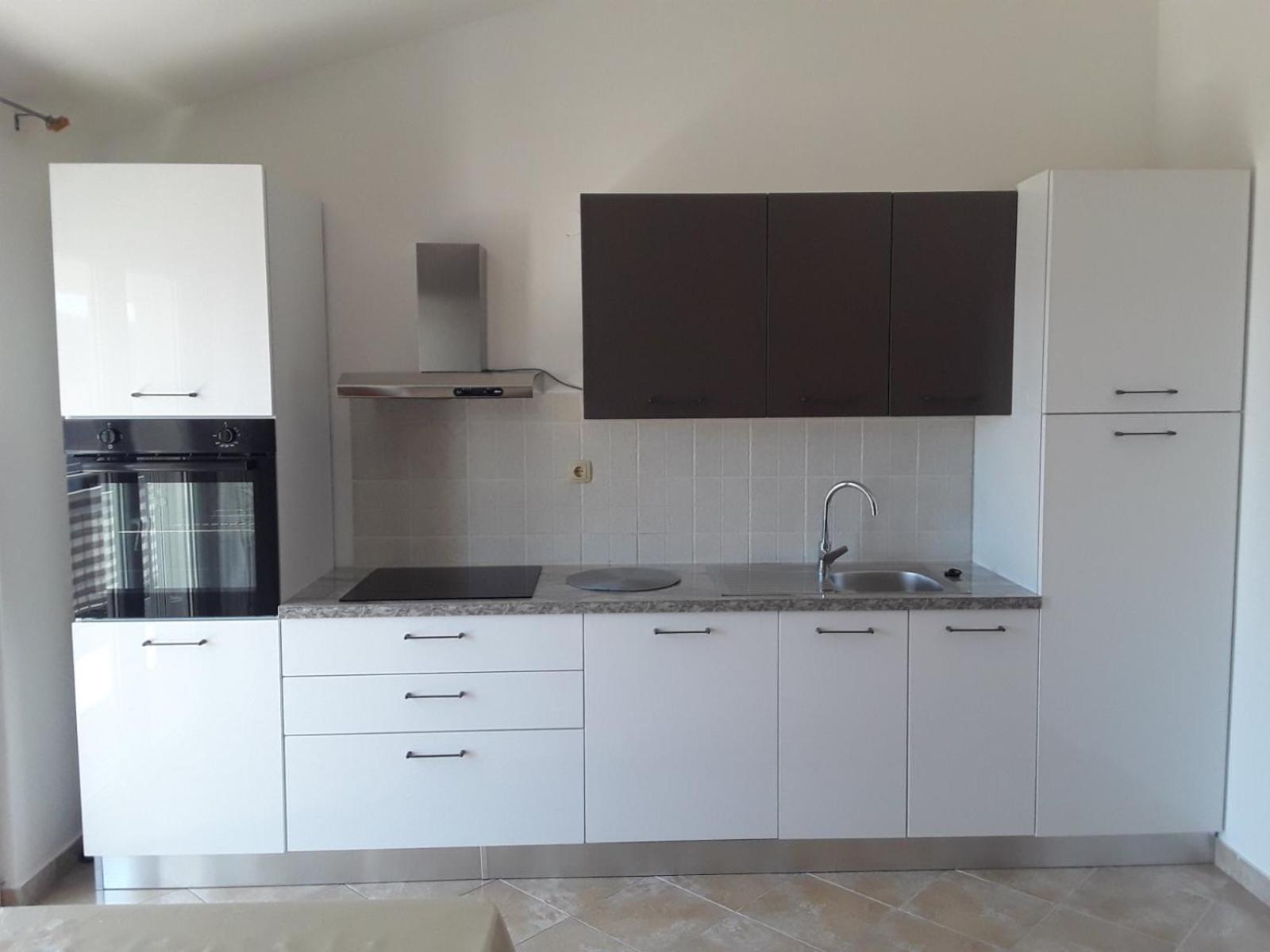 Apartmani Ljubo พรีมอชเตน ภายนอก รูปภาพ