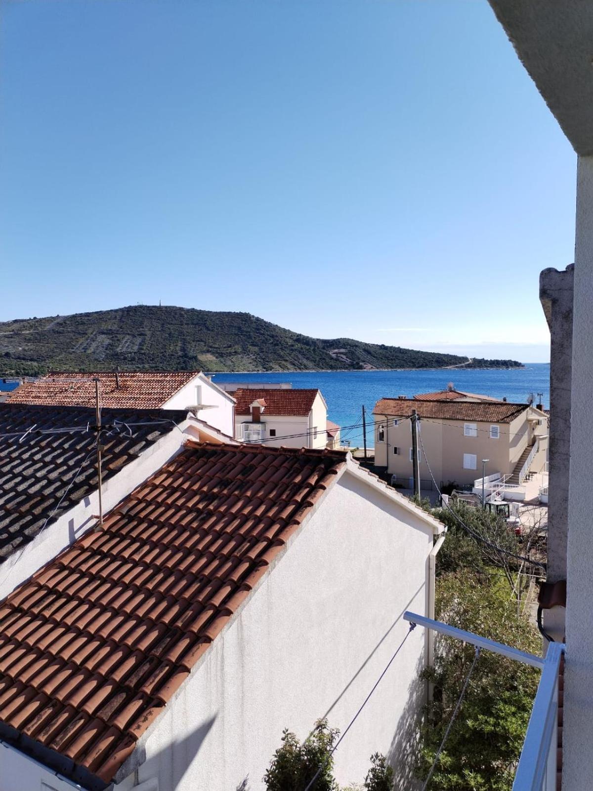 Apartmani Ljubo พรีมอชเตน ภายนอก รูปภาพ
