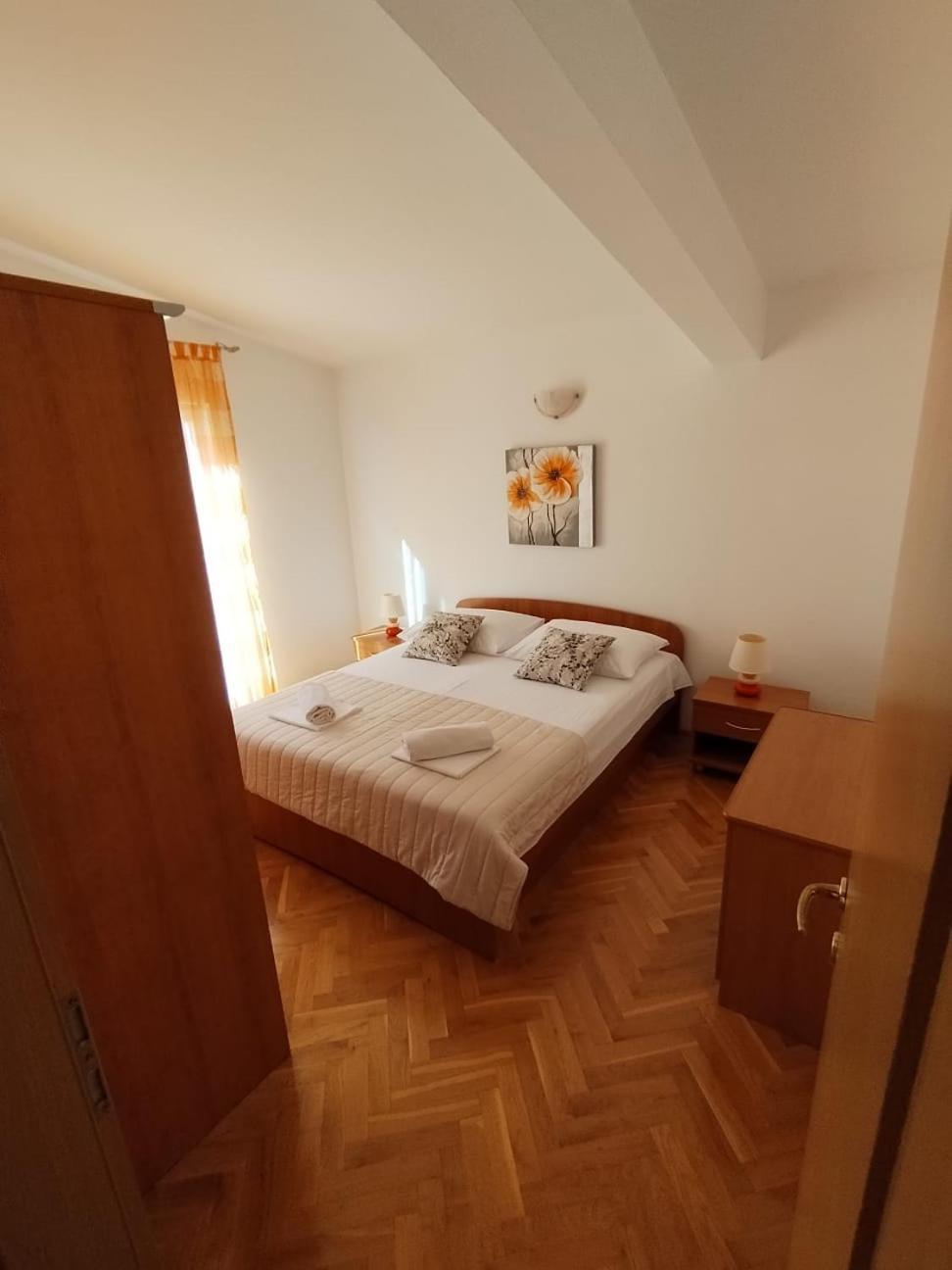 Apartmani Ljubo พรีมอชเตน ภายนอก รูปภาพ