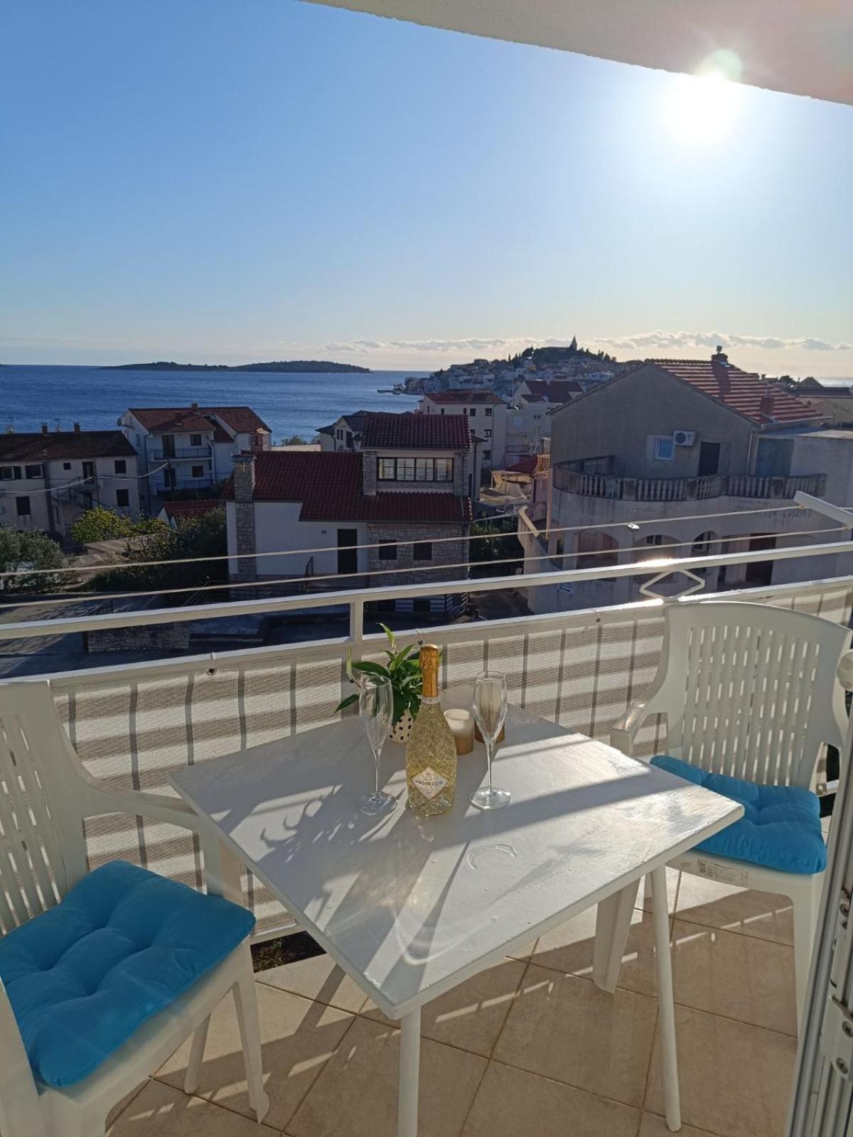 Apartmani Ljubo พรีมอชเตน ภายนอก รูปภาพ
