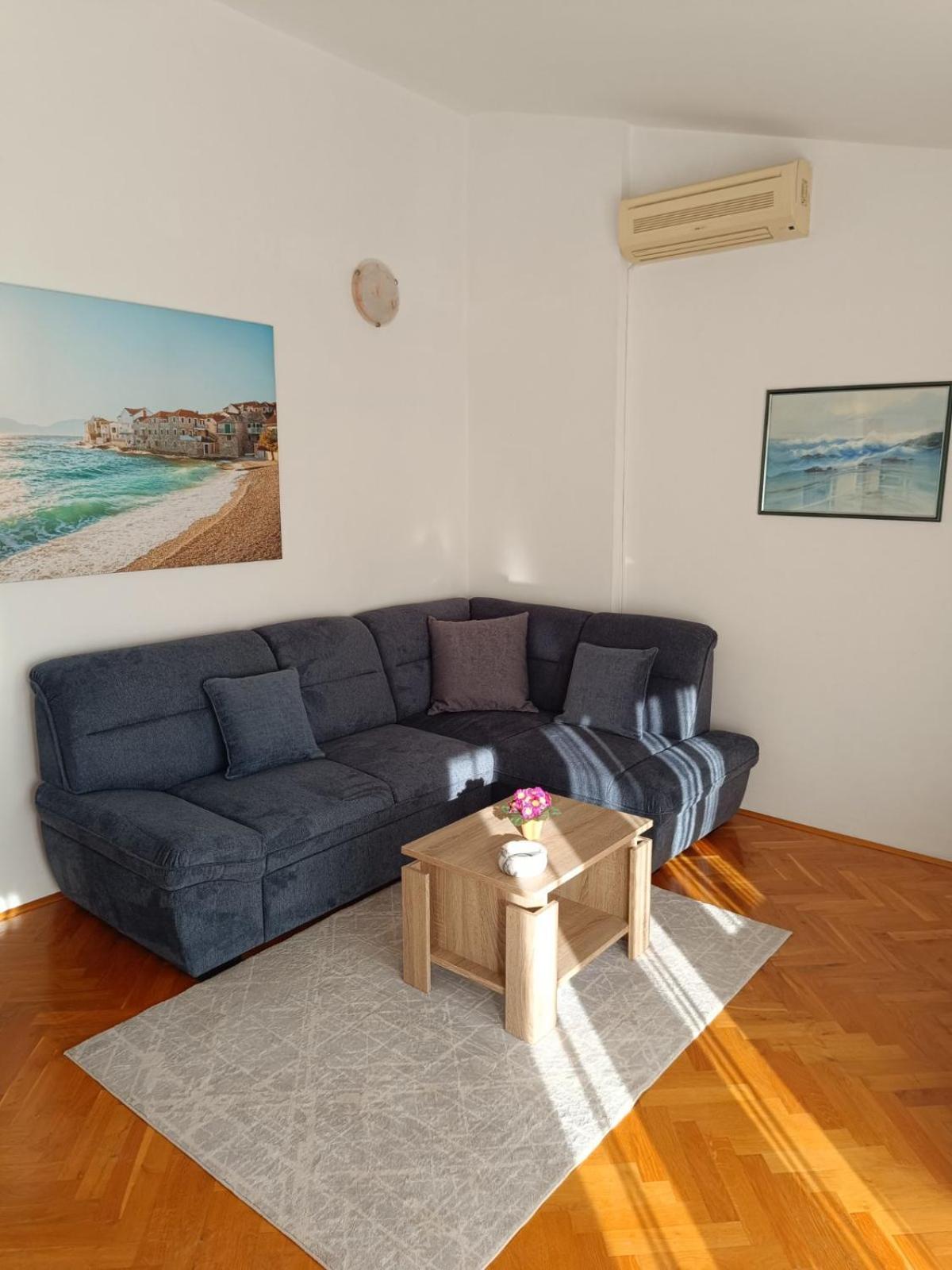 Apartmani Ljubo พรีมอชเตน ภายนอก รูปภาพ