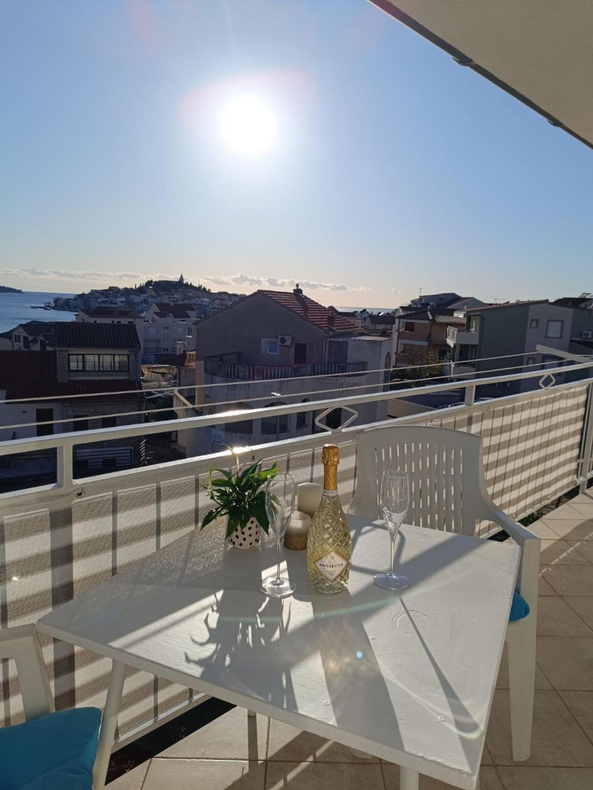 Apartmani Ljubo พรีมอชเตน ภายนอก รูปภาพ