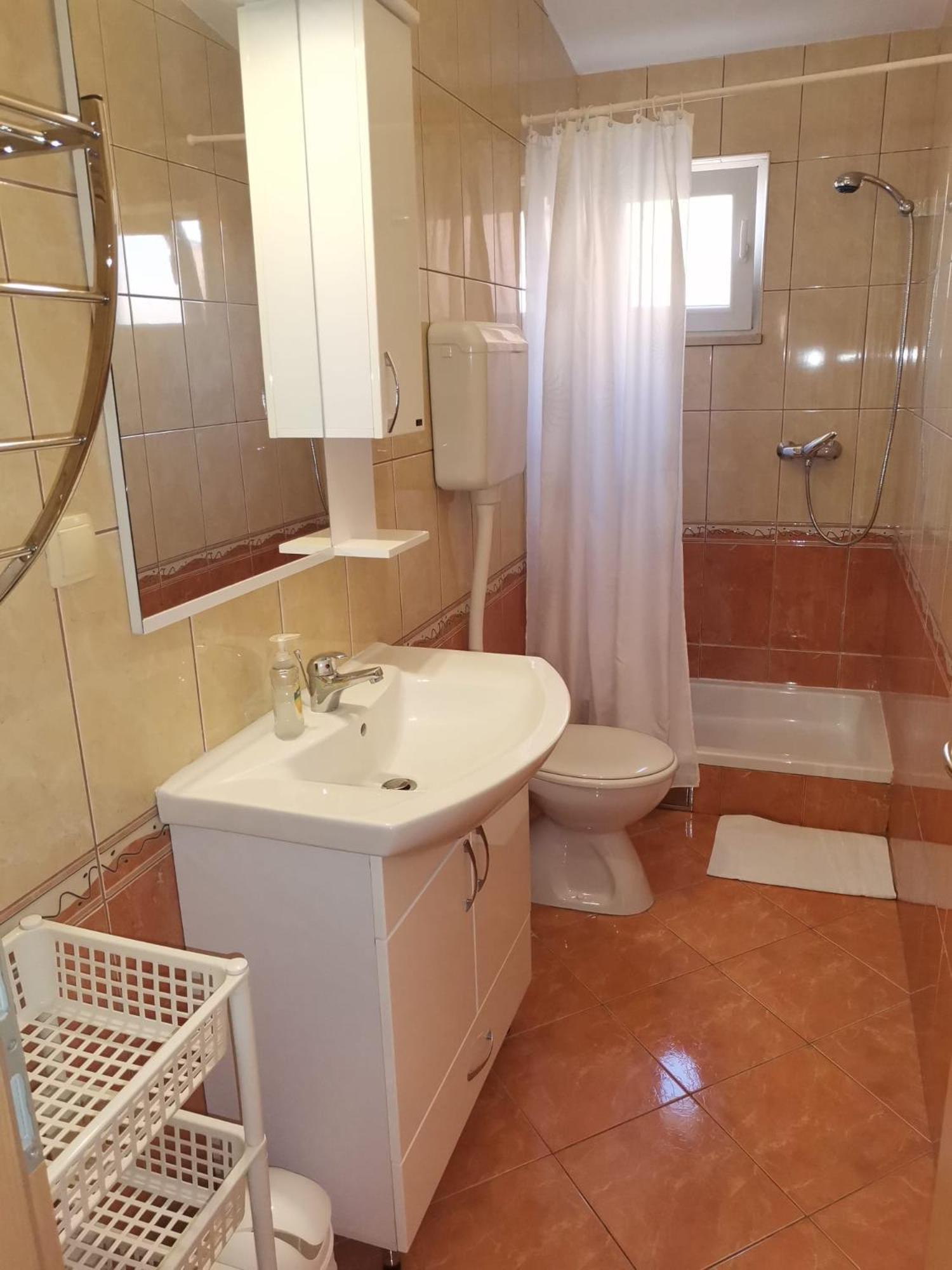 Apartmani Ljubo พรีมอชเตน ภายนอก รูปภาพ