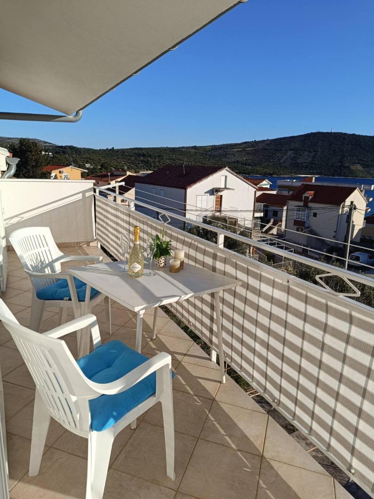 Apartmani Ljubo พรีมอชเตน ภายนอก รูปภาพ