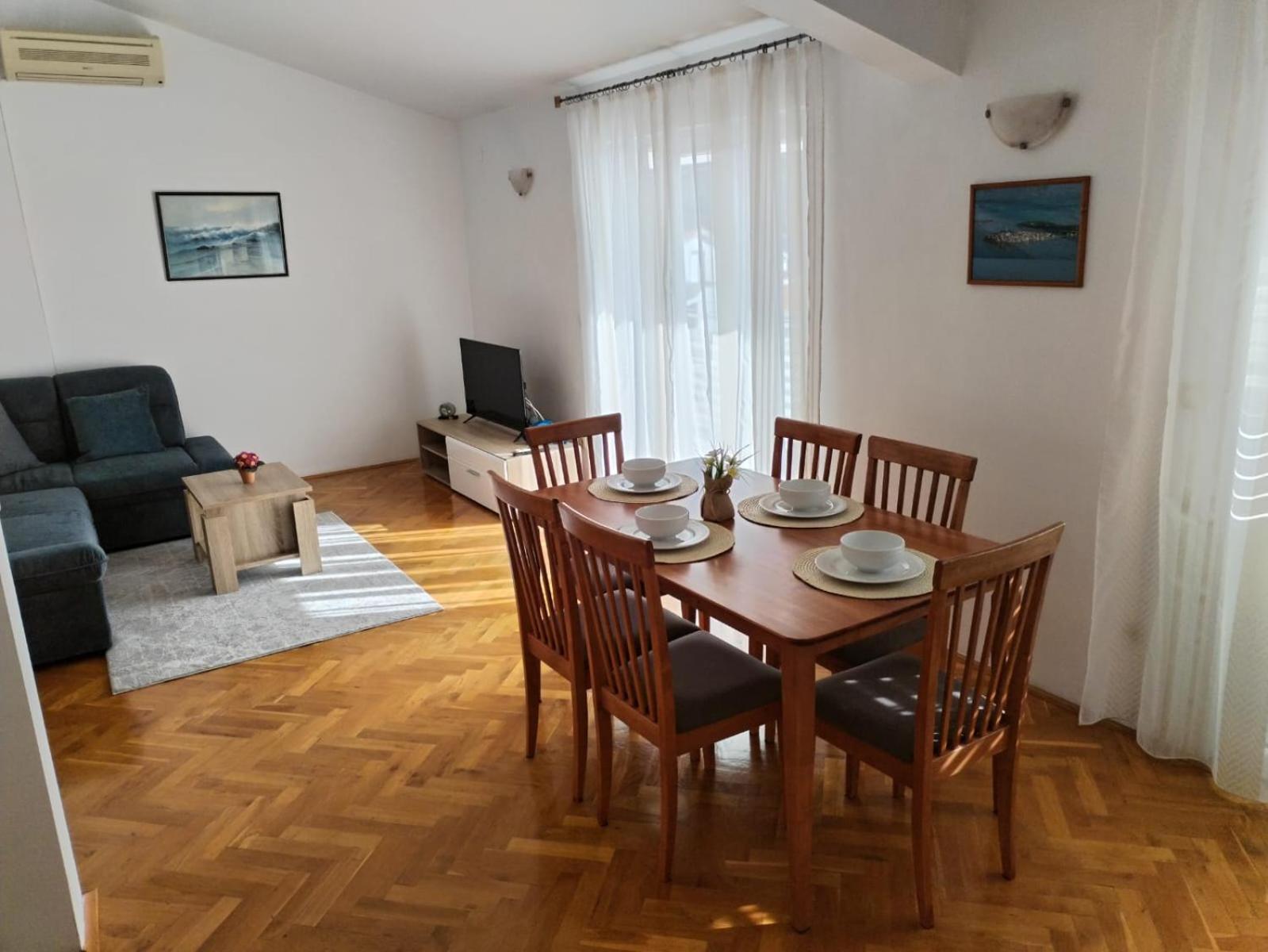 Apartmani Ljubo พรีมอชเตน ภายนอก รูปภาพ